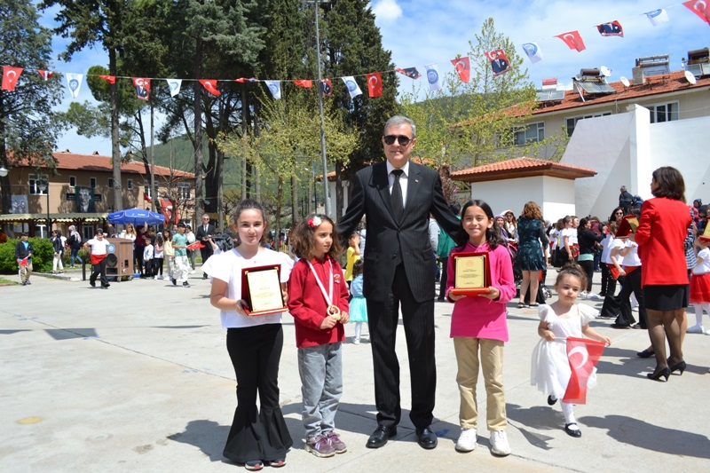  23 Nisan Ulusal Egemenlik ve Çocuk Bayramı İlçemizde Coşkuyla Kutlandı.